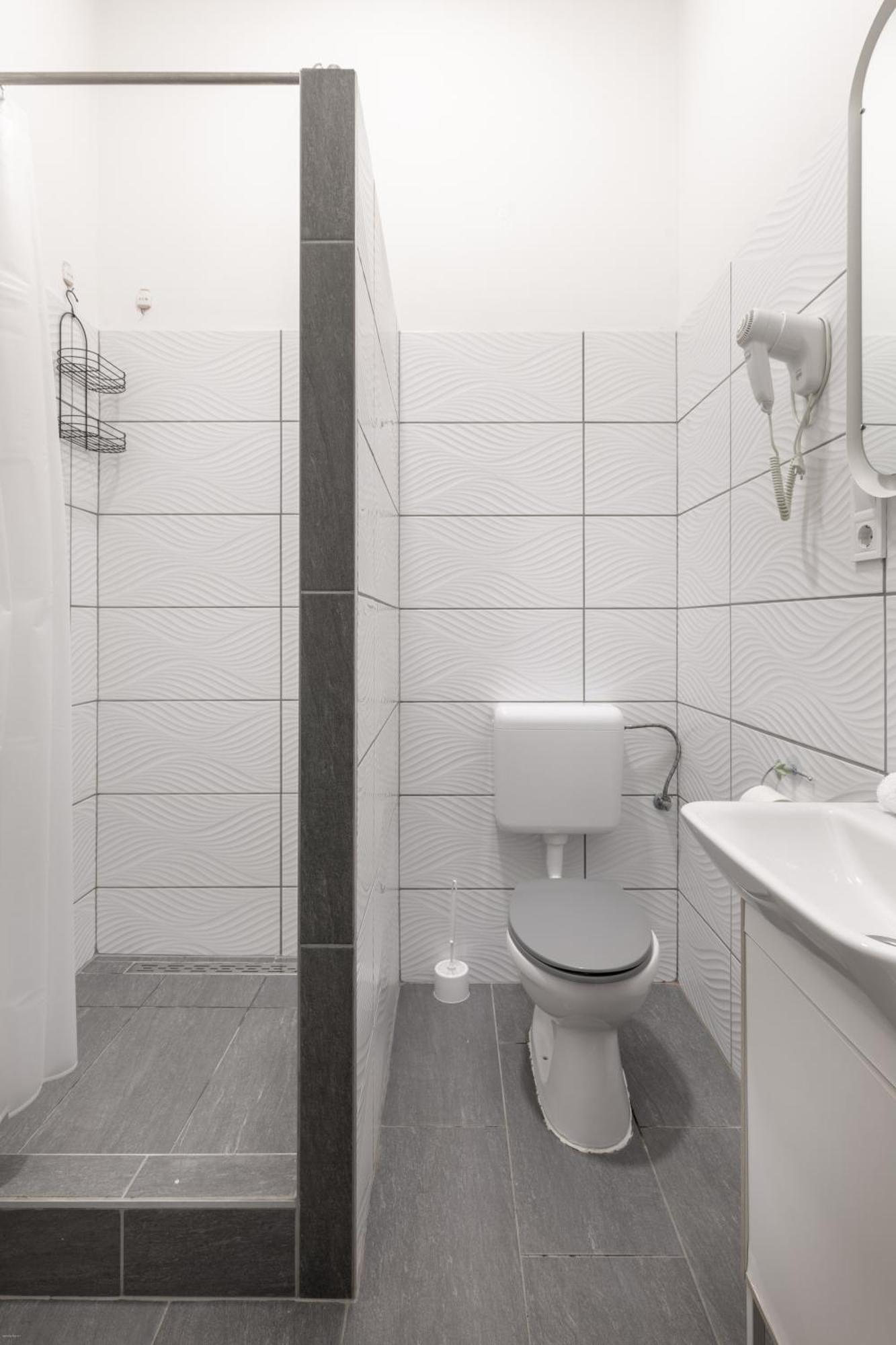 Gde Wesselenyi Triple Apartment *